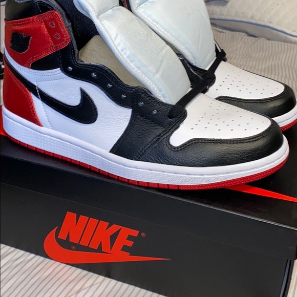 Jordan 1 Satin  (women) - Picture 2 of 6